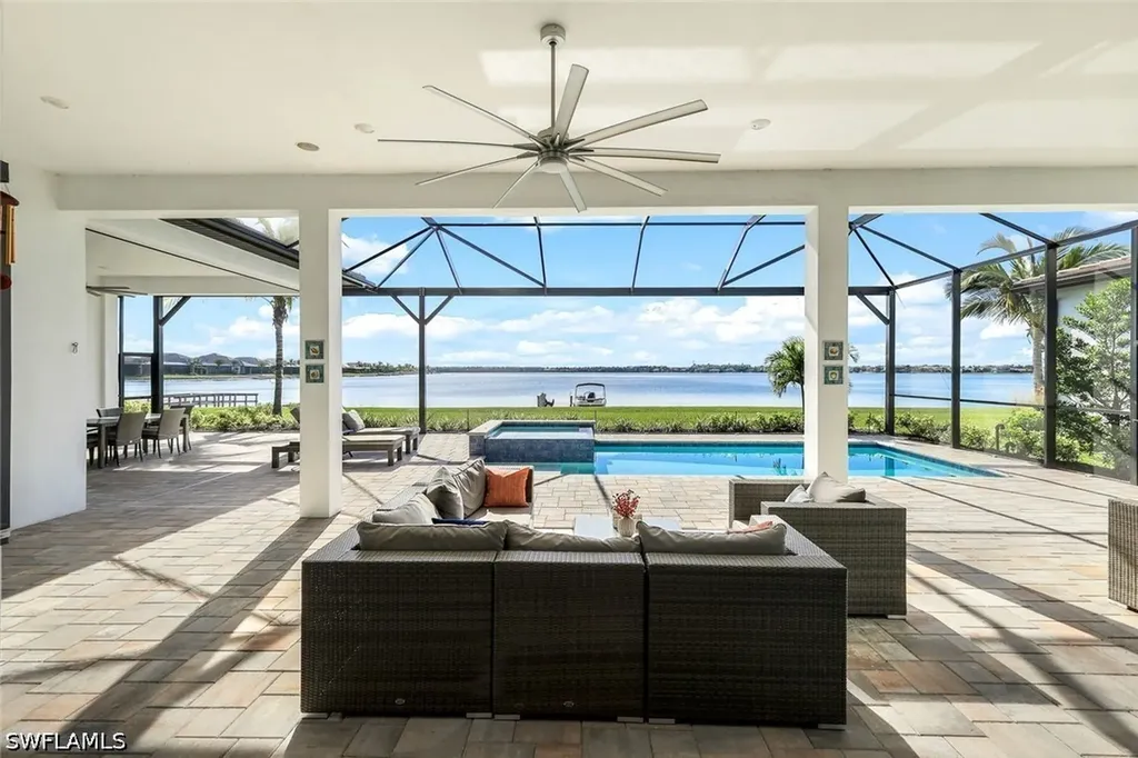 Fort Myers FL, 11401 Venetian Lagoon Drive