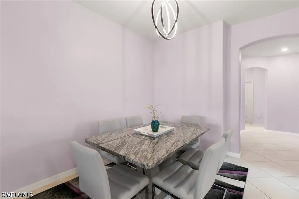 2547 Vine Avenue Naples FL 34120