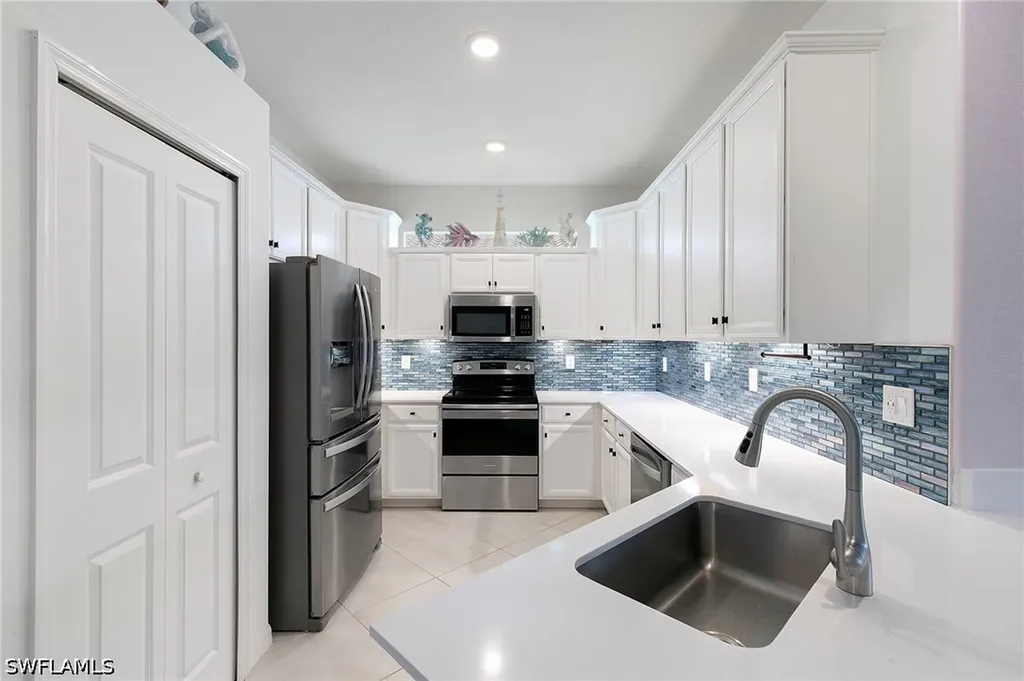 2547 Vine Avenue Naples FL 34120