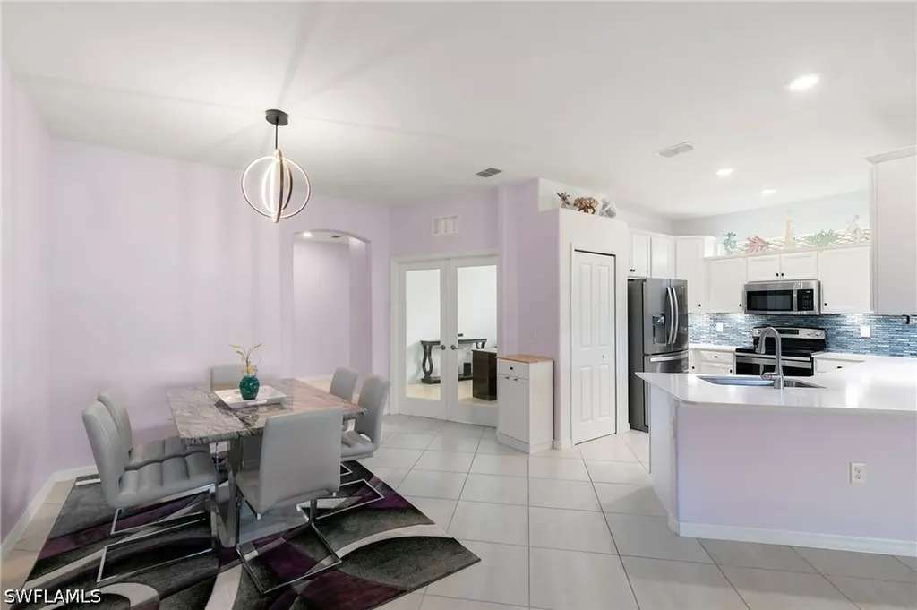 2547 Vine Avenue Naples FL 34120