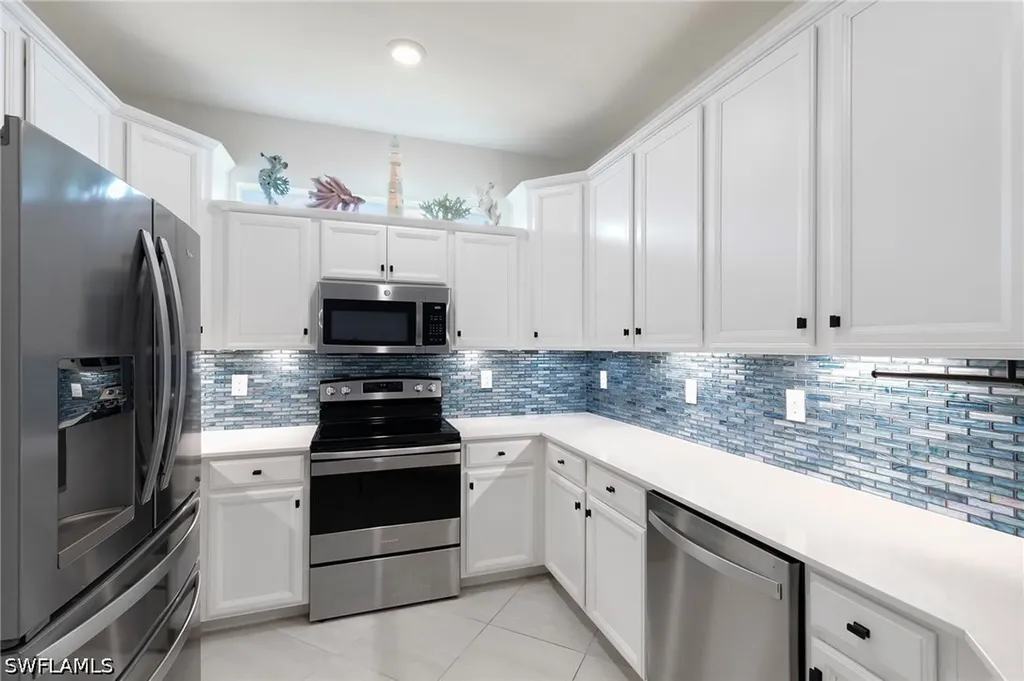 2547 Vine Avenue Naples FL 34120