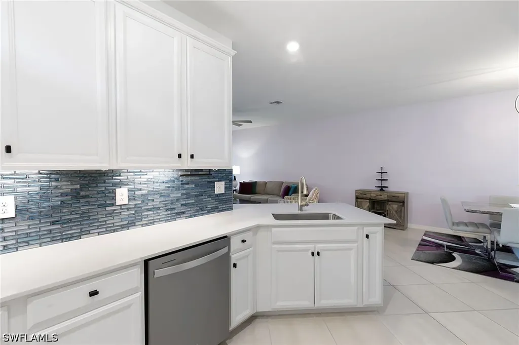 2547 Vine Avenue Naples FL 34120