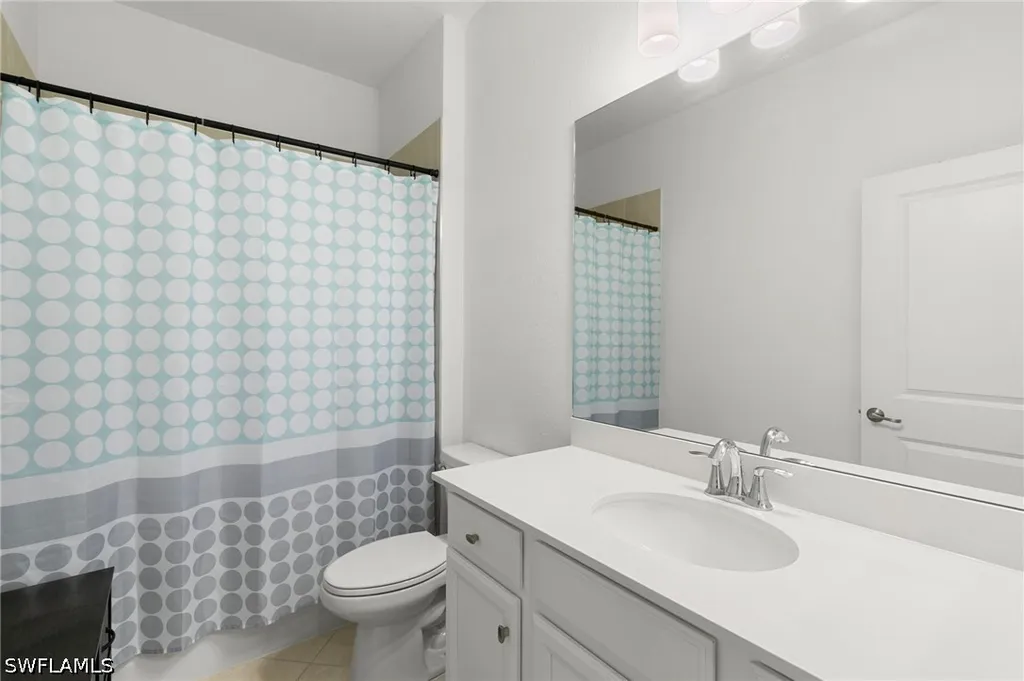 2547 Vine Avenue Naples FL 34120