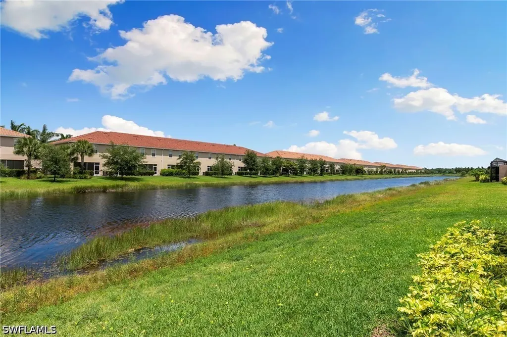 2547 Vine Avenue Naples FL 34120