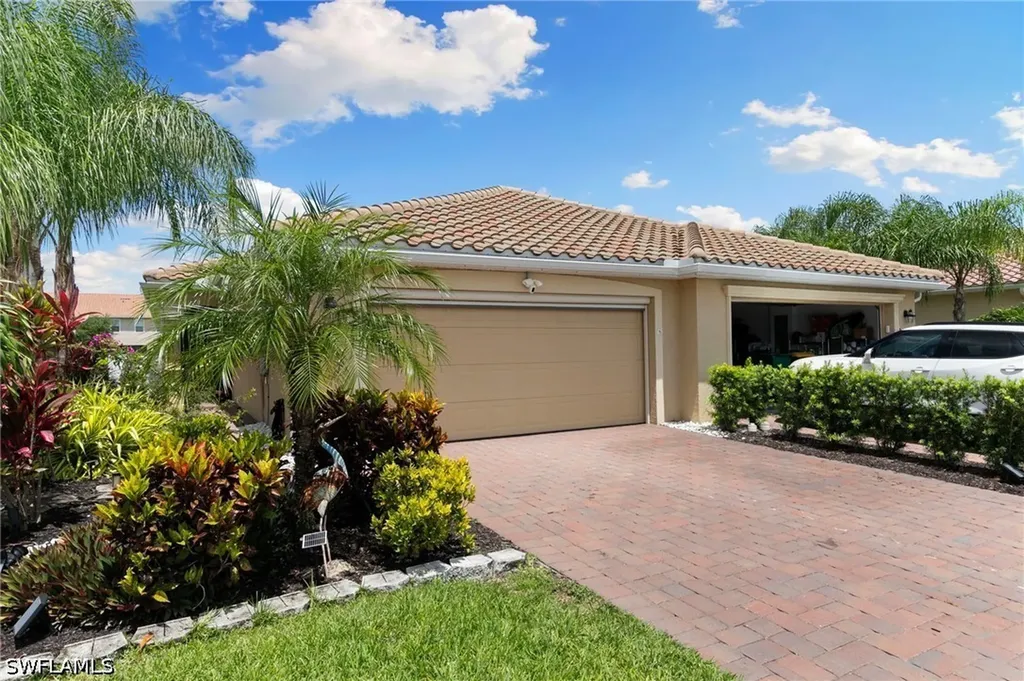 2547 Vine Avenue Naples FL 34120