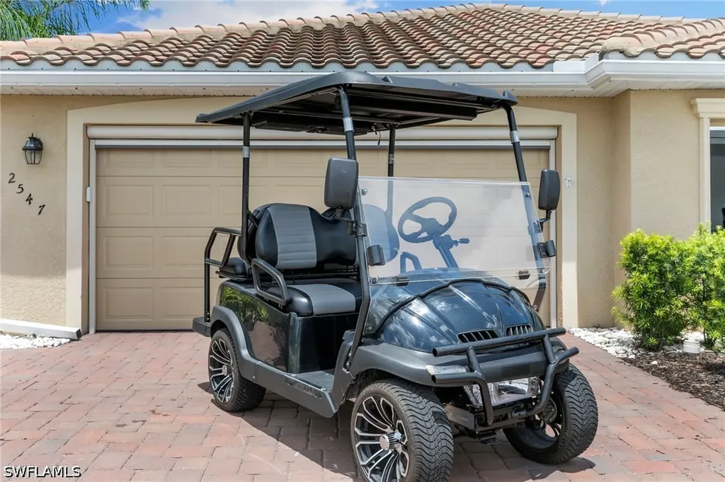 2547 Vine Avenue Naples FL 34120