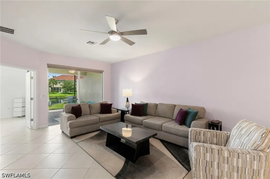 2547 Vine Avenue Naples FL 34120