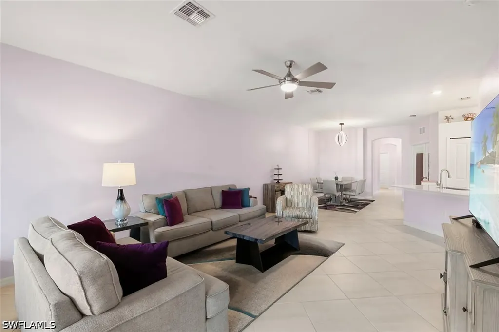 2547 Vine Avenue Naples FL 34120