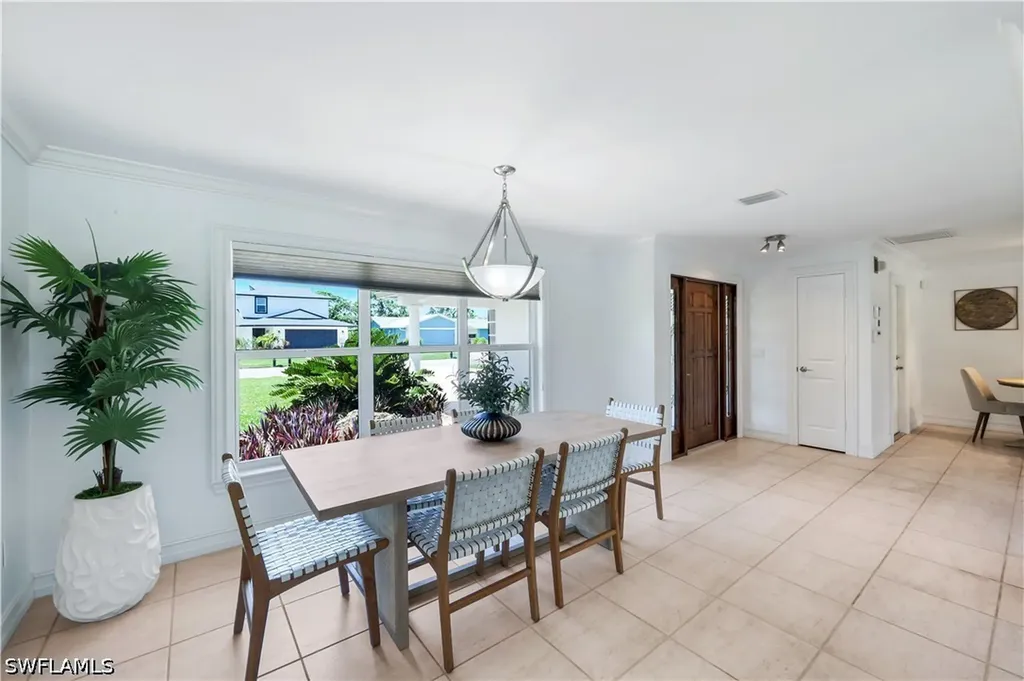 675 Pompano Drive Naples FL 34110