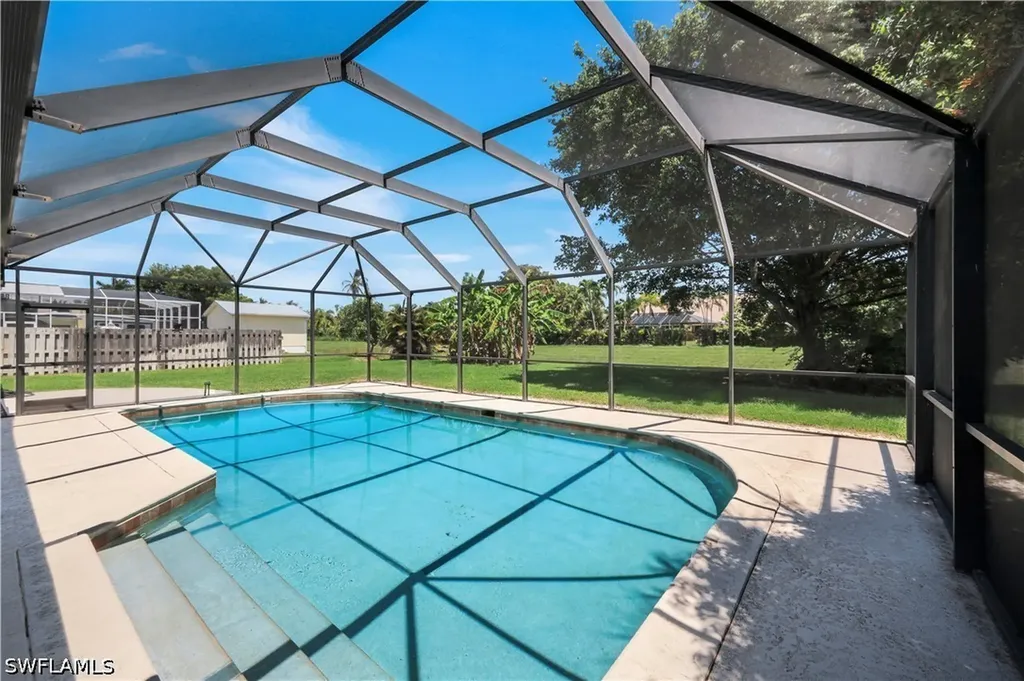 675 Pompano Drive Naples FL 34110