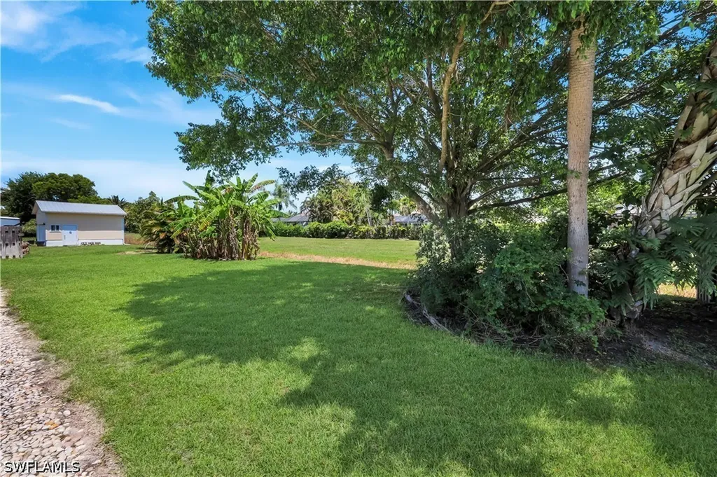 675 Pompano Drive Naples FL 34110