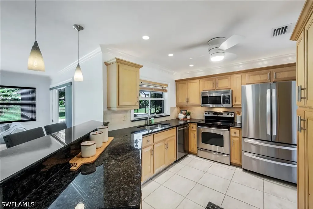 675 Pompano Drive Naples FL 34110