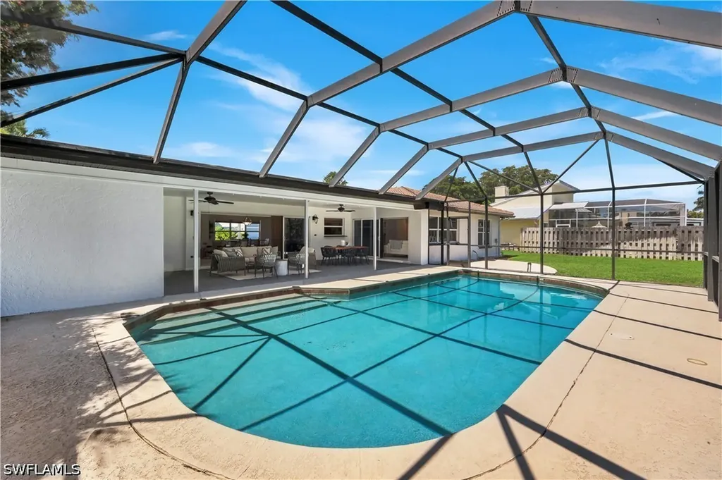 675 Pompano Drive Naples FL 34110