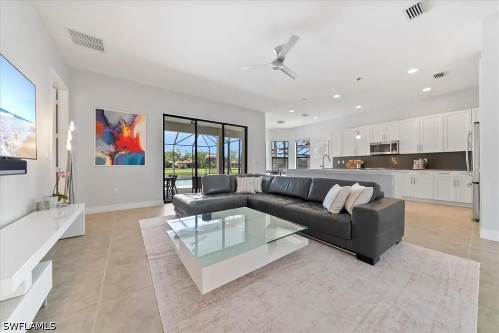 3264 Pacific Drive Naples FL 34119