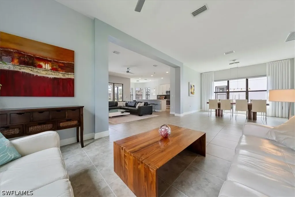 3264 Pacific Drive Naples FL 34119