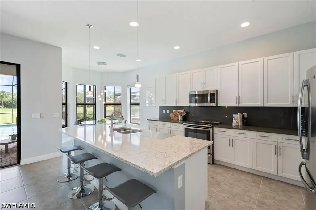 3264 Pacific Drive Naples FL 34119