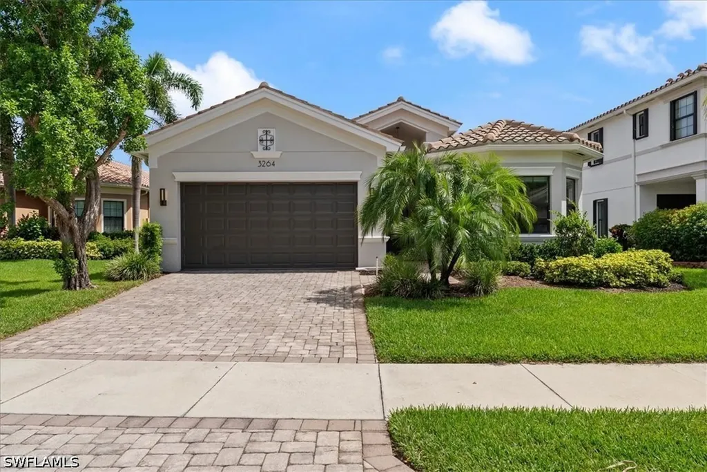 3264 Pacific Drive Naples FL 34119