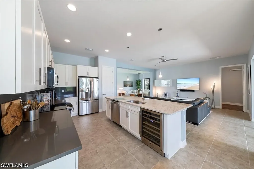 3264 Pacific Drive Naples FL 34119