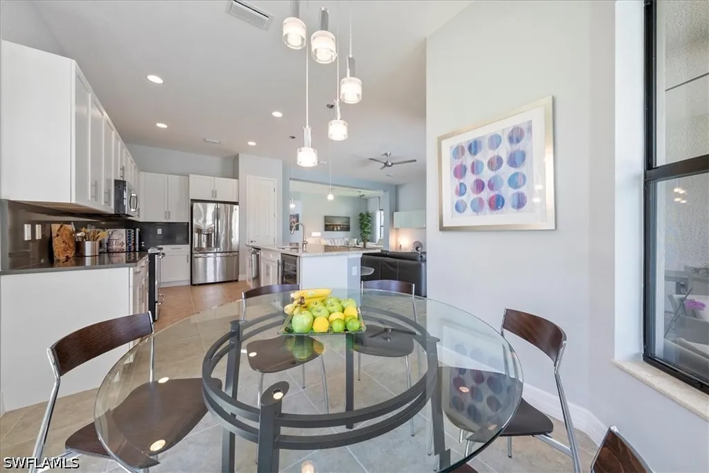 3264 Pacific Drive Naples FL 34119