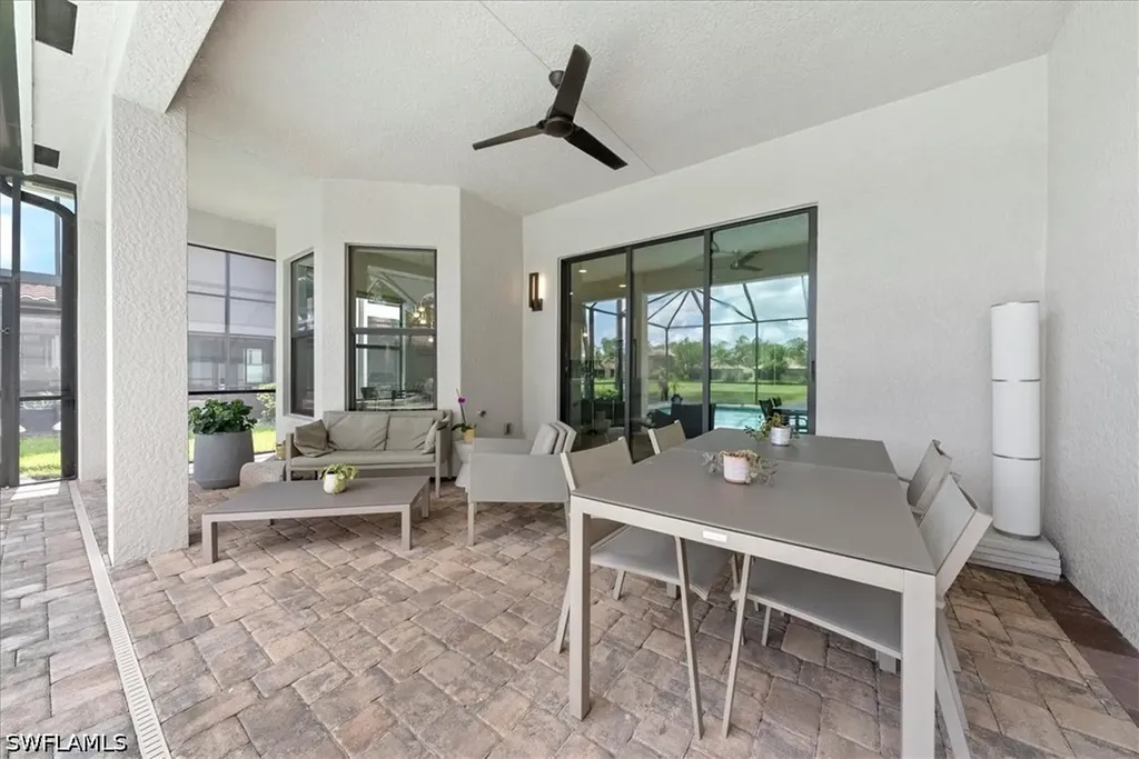 3264 Pacific Drive Naples FL 34119