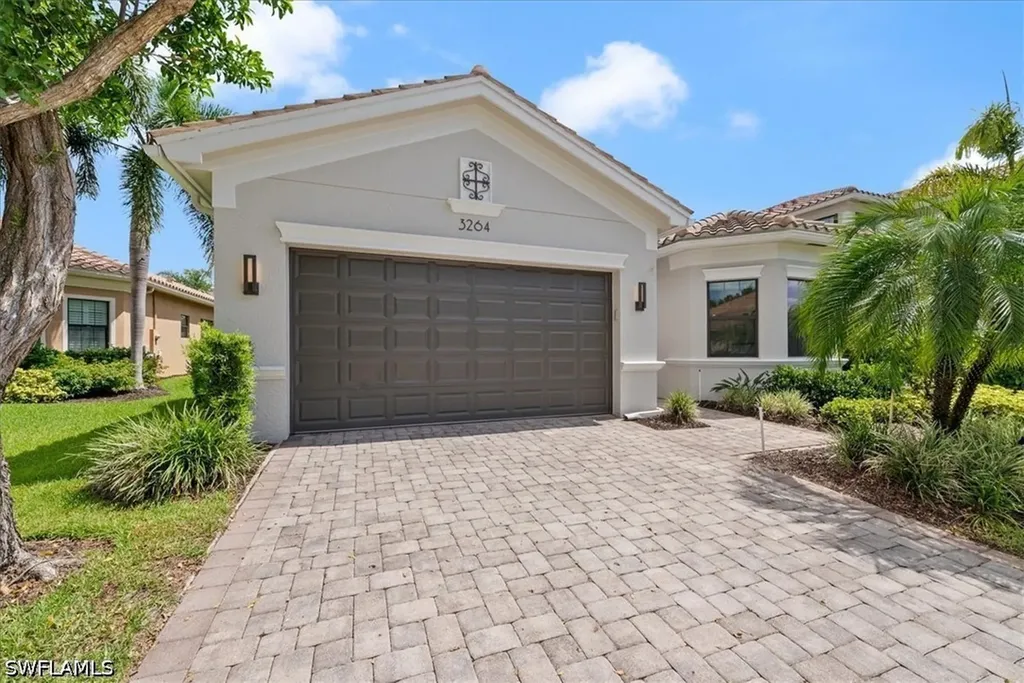 3264 Pacific Drive Naples FL 34119