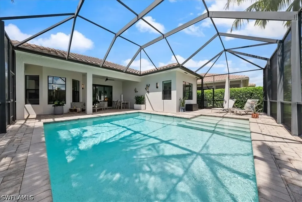 3264 Pacific Drive Naples FL 34119
