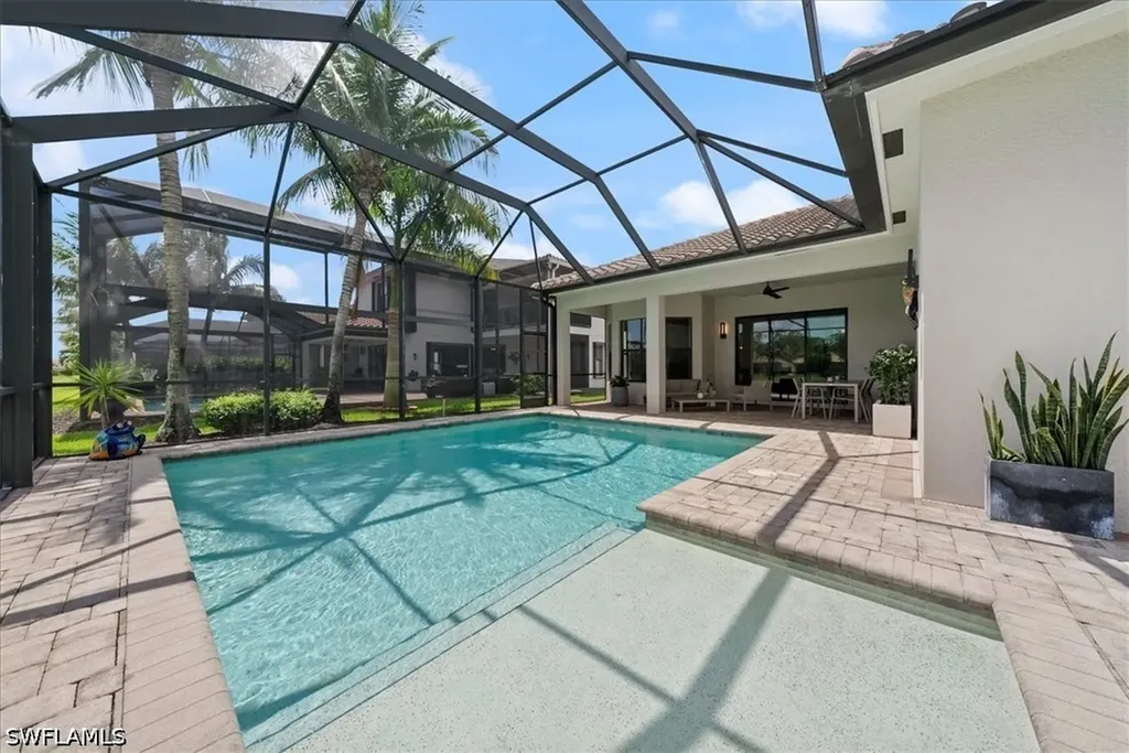 3264 Pacific Drive Naples FL 34119