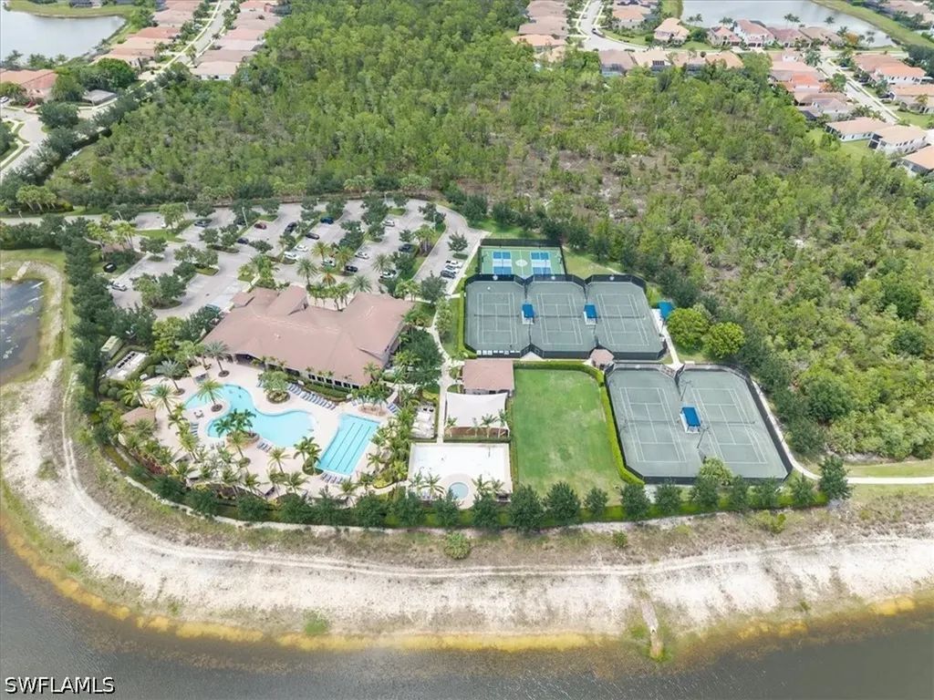 3264 Pacific Drive Naples FL 34119