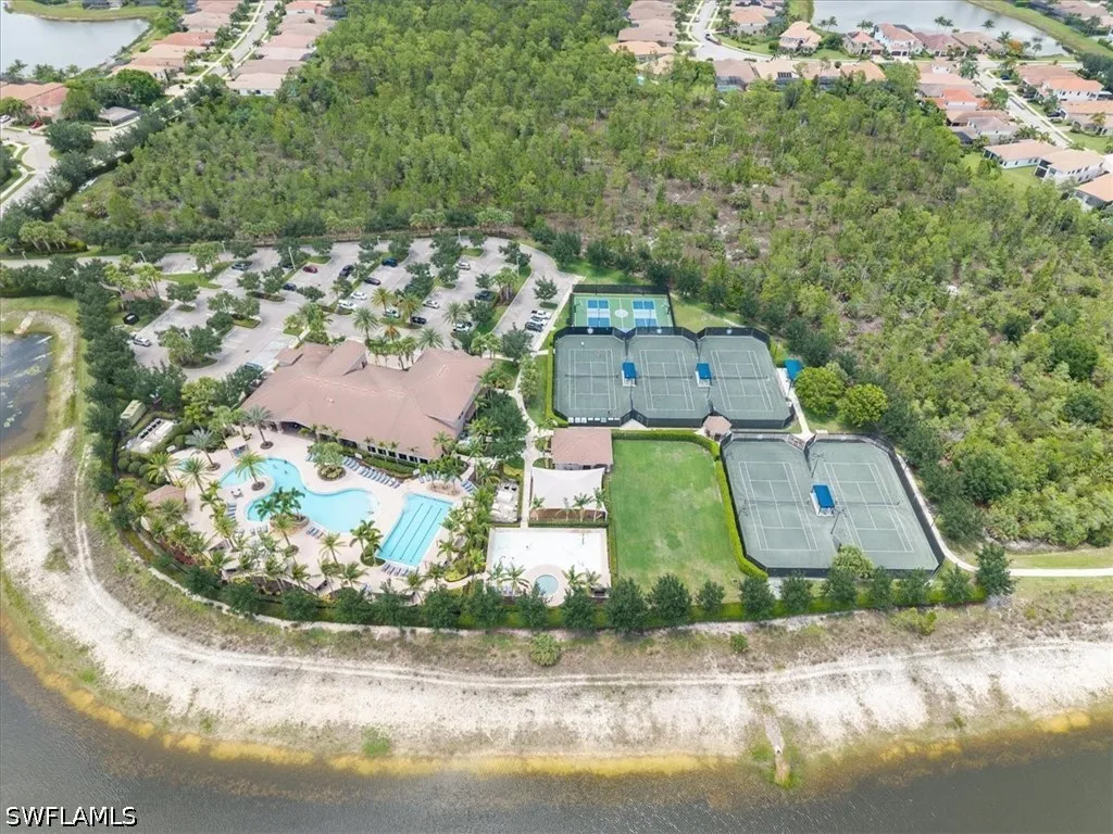 3264 Pacific Drive Naples FL 34119