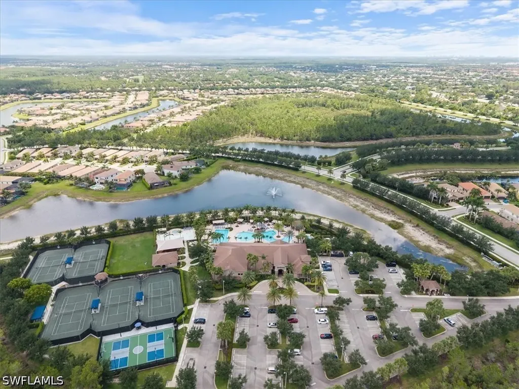 3264 Pacific Drive Naples FL 34119