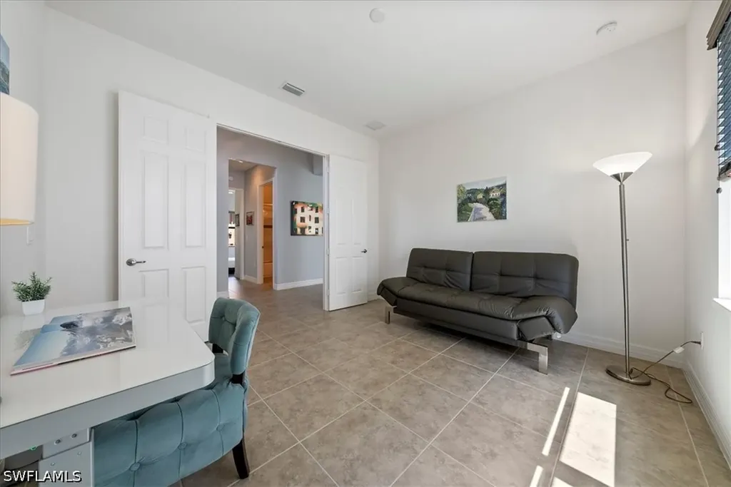 3264 Pacific Drive Naples FL 34119