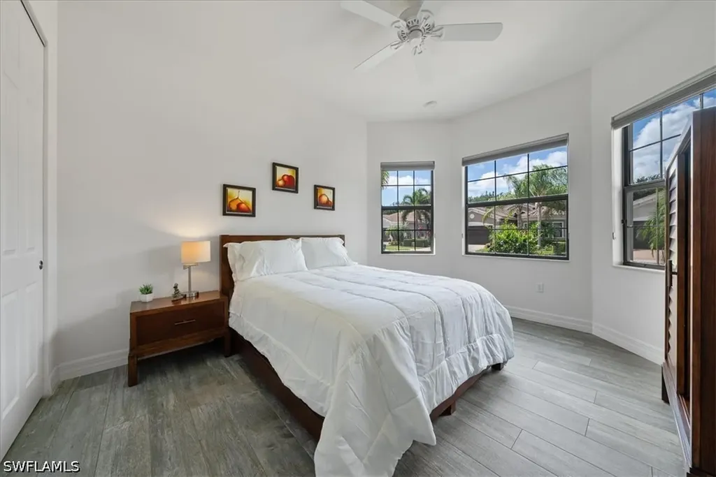 3264 Pacific Drive Naples FL 34119