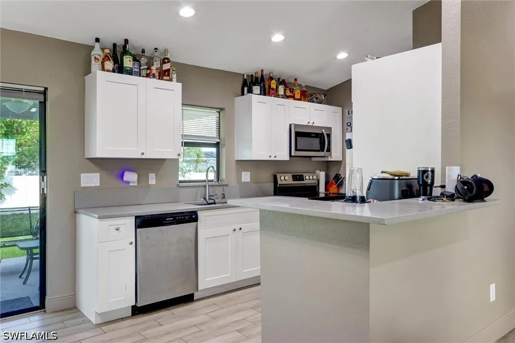 1317 NE 4th Place Cape Coral FL 33909