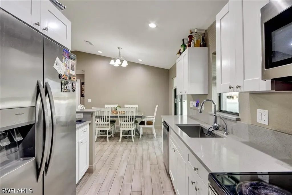 1317 NE 4th Place Cape Coral FL 33909
