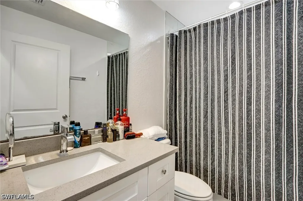 1317 NE 4th Place Cape Coral FL 33909