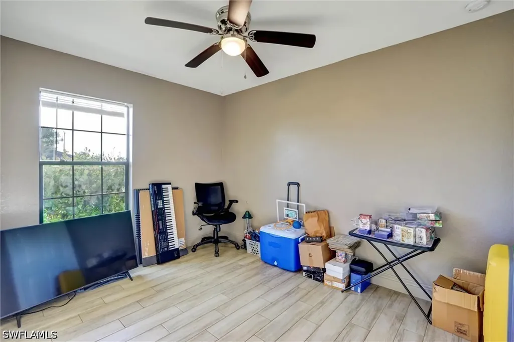 1317 NE 4th Place Cape Coral FL 33909