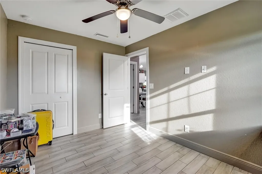1317 NE 4th Place Cape Coral FL 33909