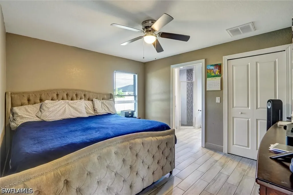 1317 NE 4th Place Cape Coral FL 33909