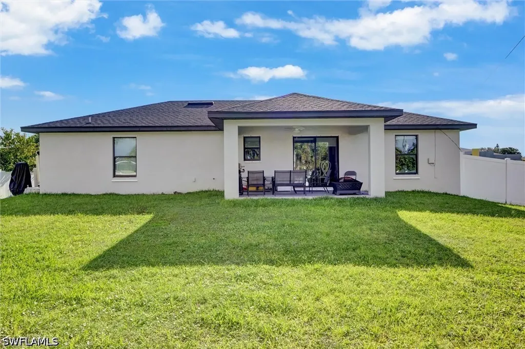 1317 NE 4th Place Cape Coral FL 33909