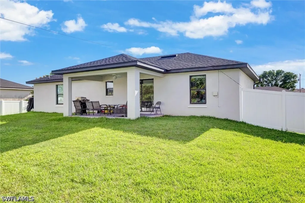 1317 NE 4th Place Cape Coral FL 33909