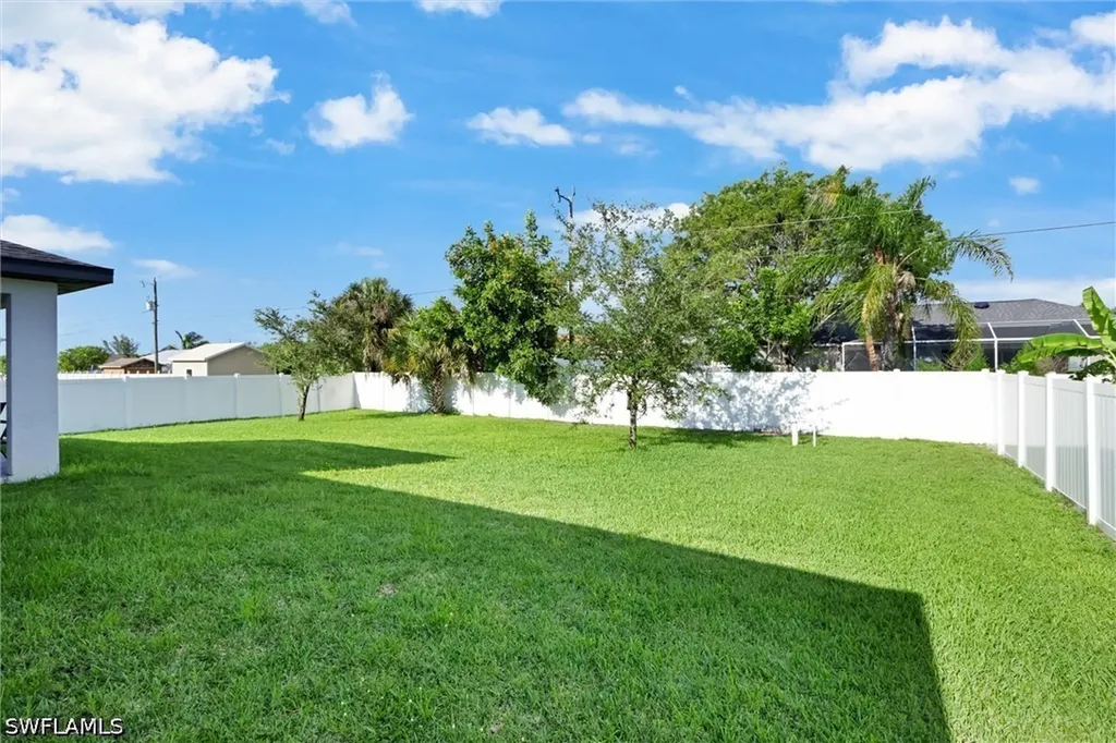 1317 NE 4th Place Cape Coral FL 33909