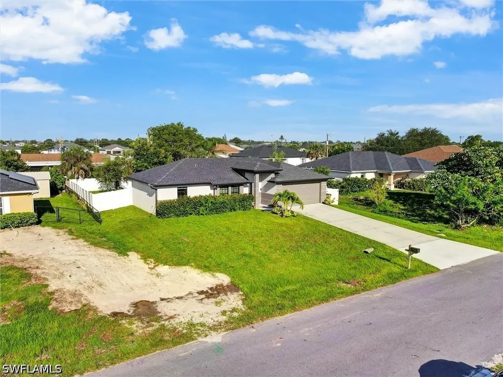 1317 NE 4th Place Cape Coral FL 33909