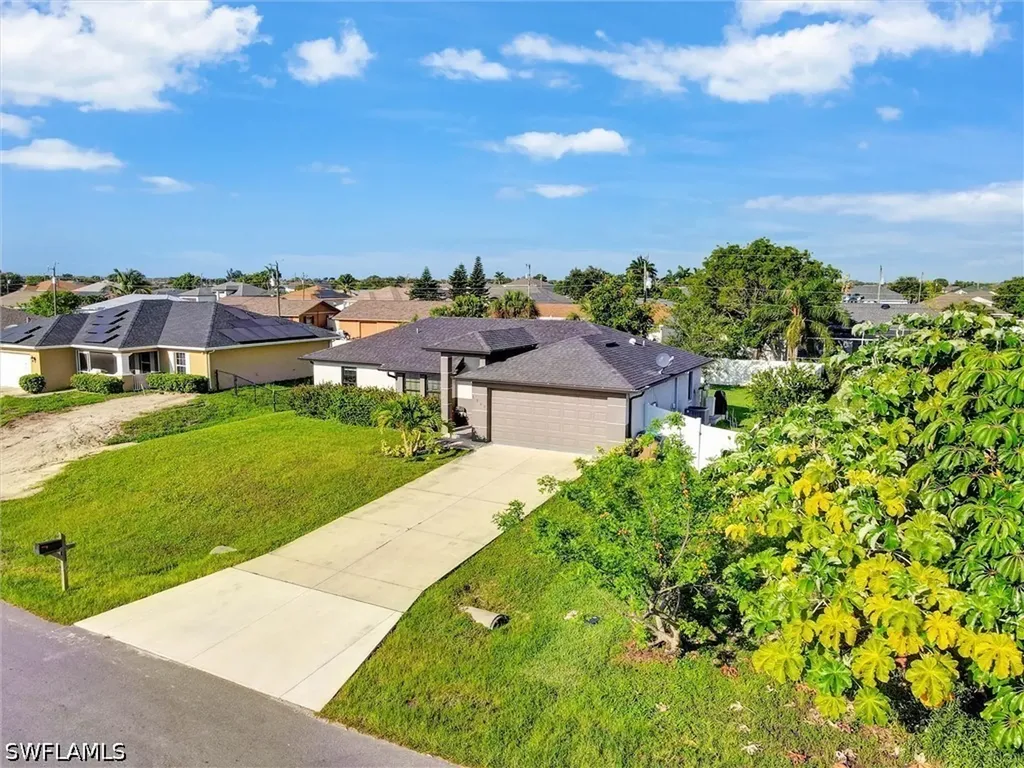 1317 NE 4th Place Cape Coral FL 33909
