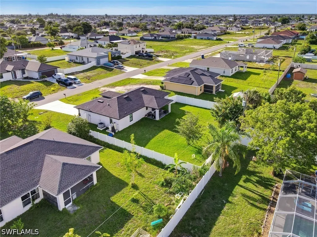 1317 NE 4th Place Cape Coral FL 33909