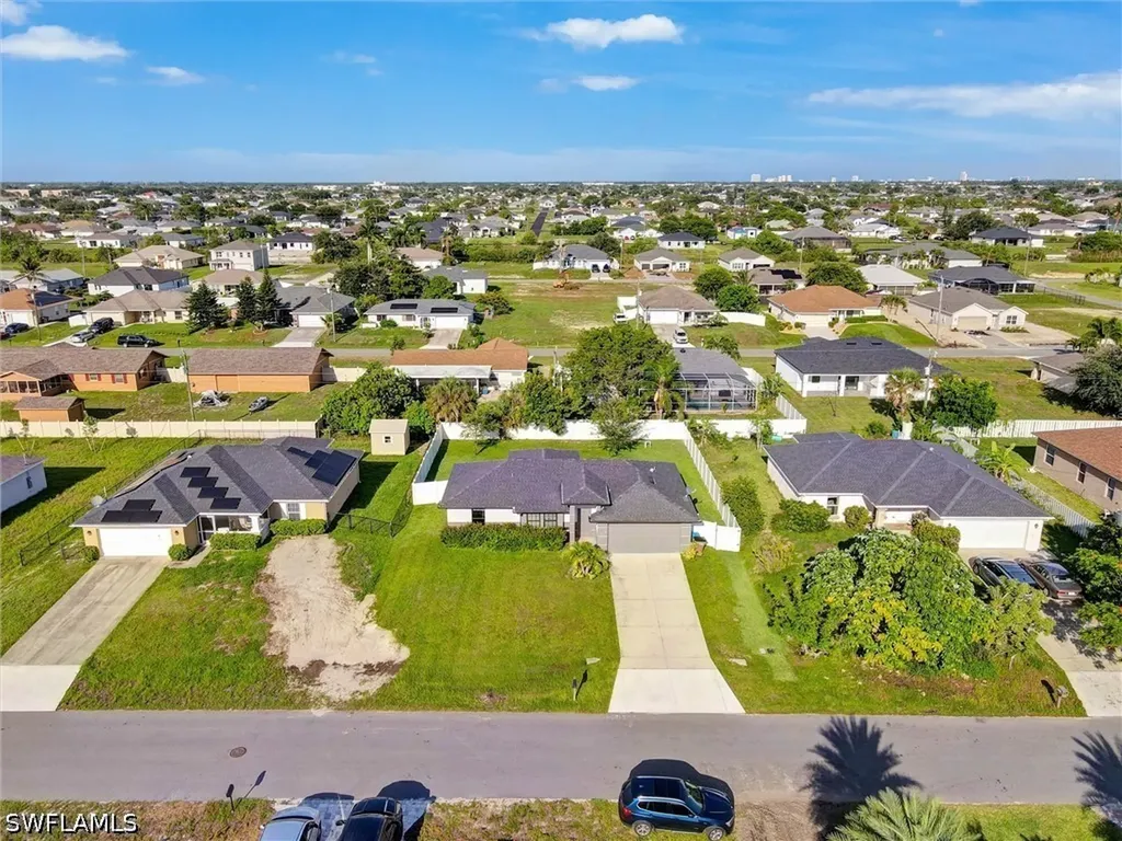 1317 NE 4th Place Cape Coral FL 33909