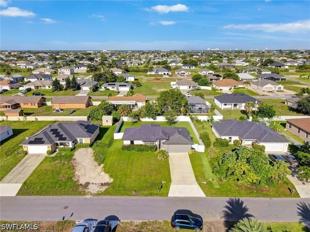 1317 NE 4th Place Cape Coral FL 33909