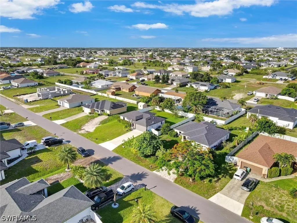 1317 NE 4th Place Cape Coral FL 33909