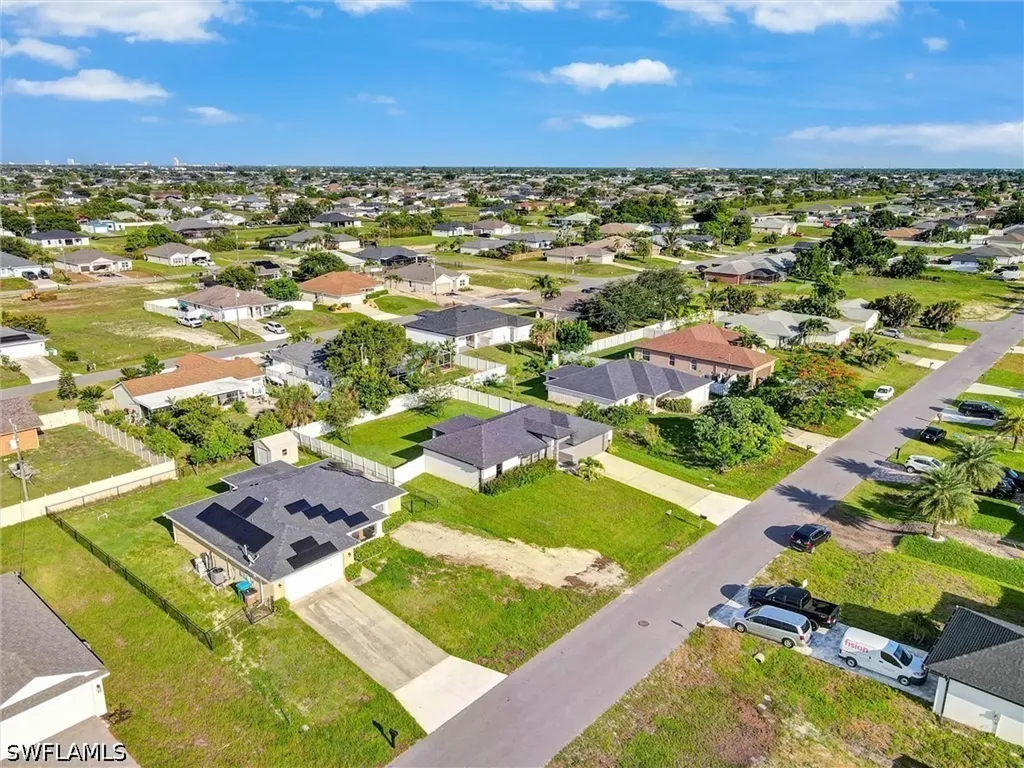 1317 NE 4th Place Cape Coral FL 33909
