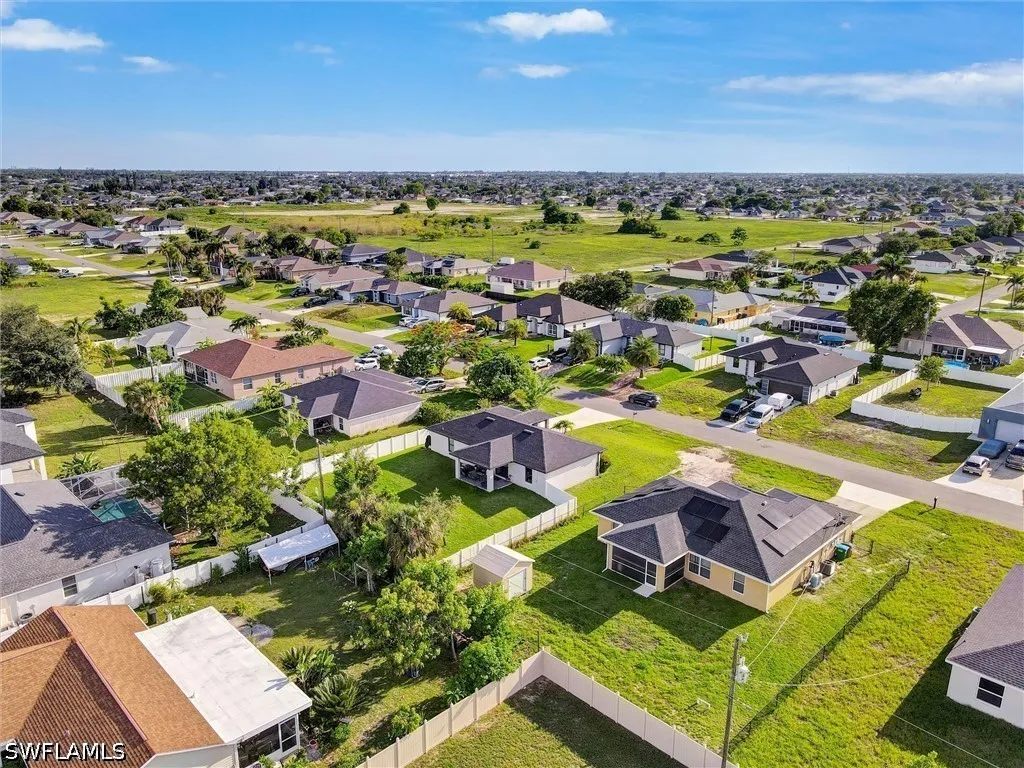 1317 NE 4th Place Cape Coral FL 33909