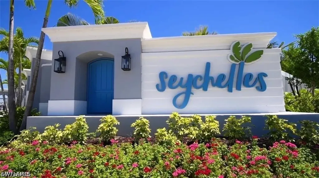 2567 Seychelles Drive Naples FL 34112